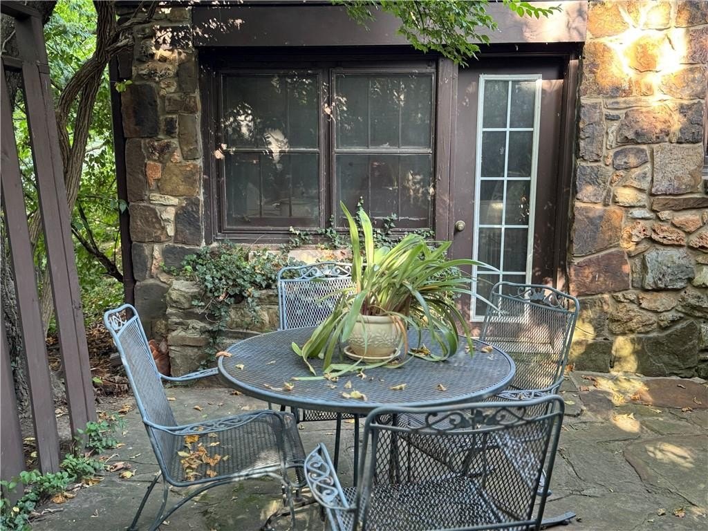 Fayetteville, Arkansas, 72701, United States, 2 Bedrooms Bedrooms, ,2 BathroomsBathrooms,Residential,For Sale,1980541