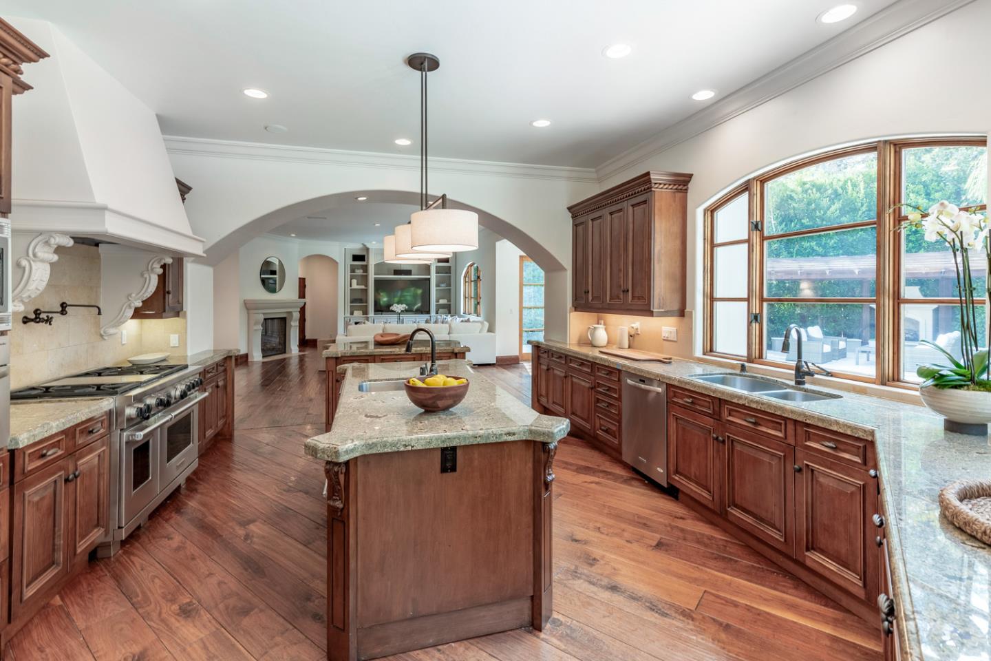Menlo Park, California, 94025, United States, 5 Bedrooms Bedrooms, ,7 BathroomsBathrooms,Residential,For Sale,1941806
