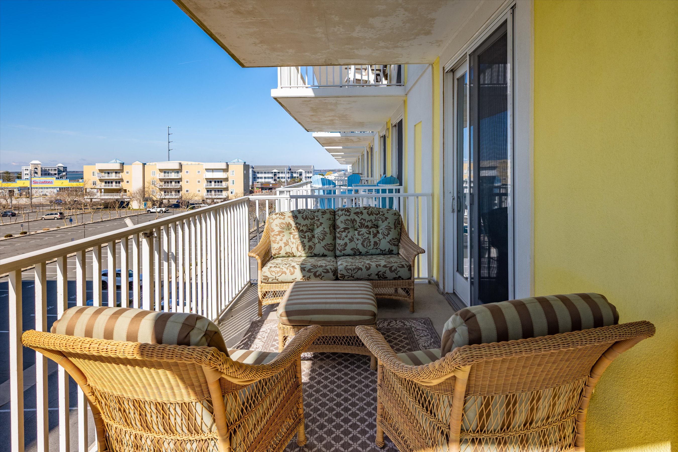  NONE AVAILABLE - 物件實景