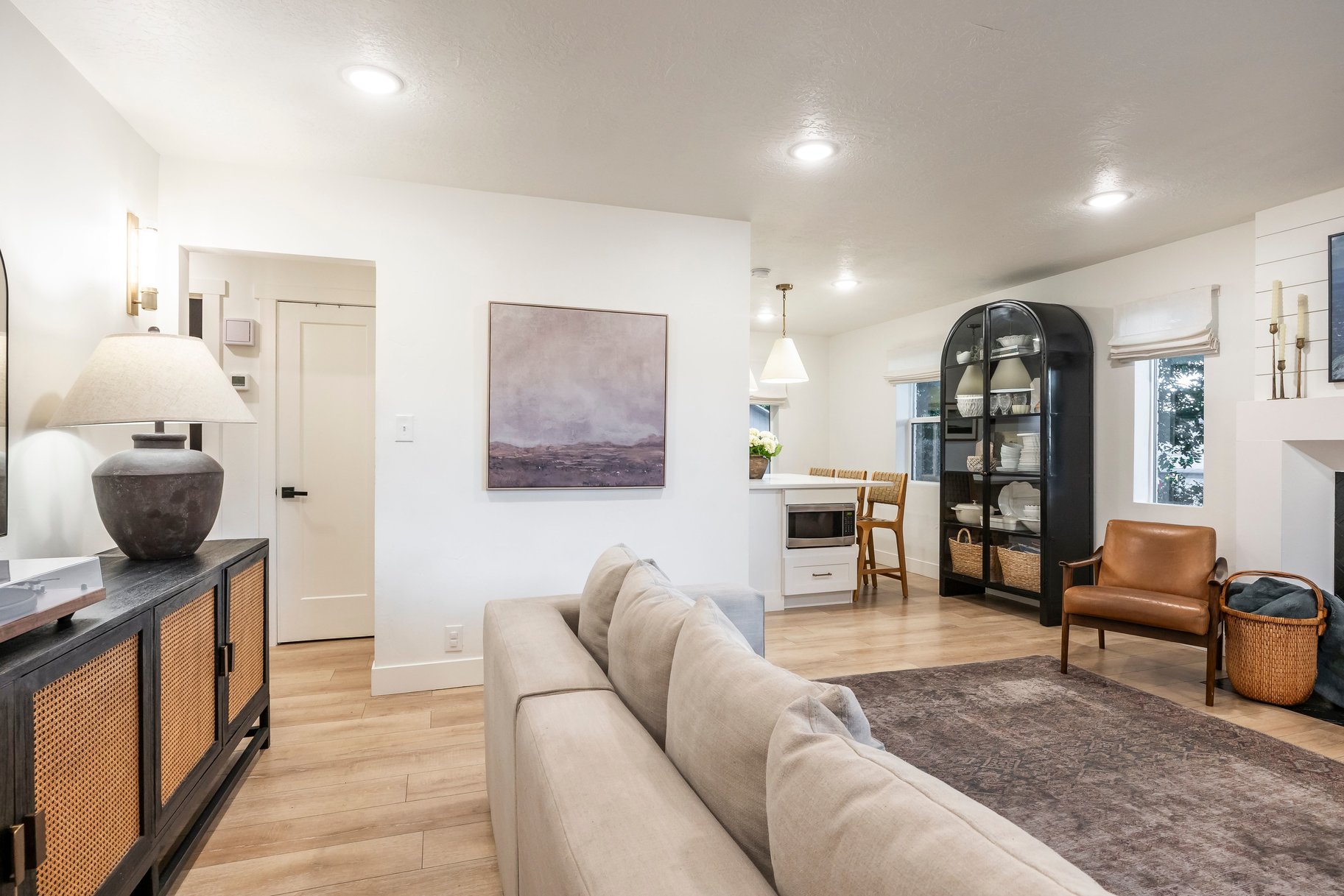  Remodeled Rambler with Outside Basement Entrance - 物件實景