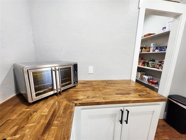 Tahlequah, Oklahoma, 74464, United States, 4 Bedrooms Bedrooms, ,4 BathroomsBathrooms,Residential,For Sale,1984008