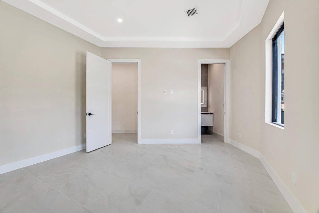 Palm Springs, Florida, 33461, United States, 4 Bedrooms Bedrooms, ,5 BathroomsBathrooms,Residential,For Sale,1835597