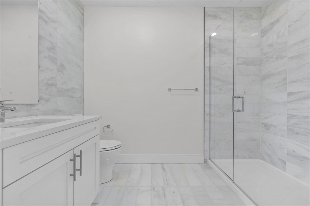 Boston, Massachusetts, 02128, United States, 2 Bedrooms Bedrooms, ,2 BathroomsBathrooms,Residential,For Sale,1929119