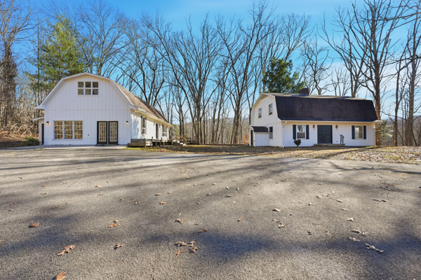 Middlesboro, Kentucky, 40965, United States, 3 Bedrooms Bedrooms, ,2 BathroomsBathrooms,Residential,For Sale,2012565