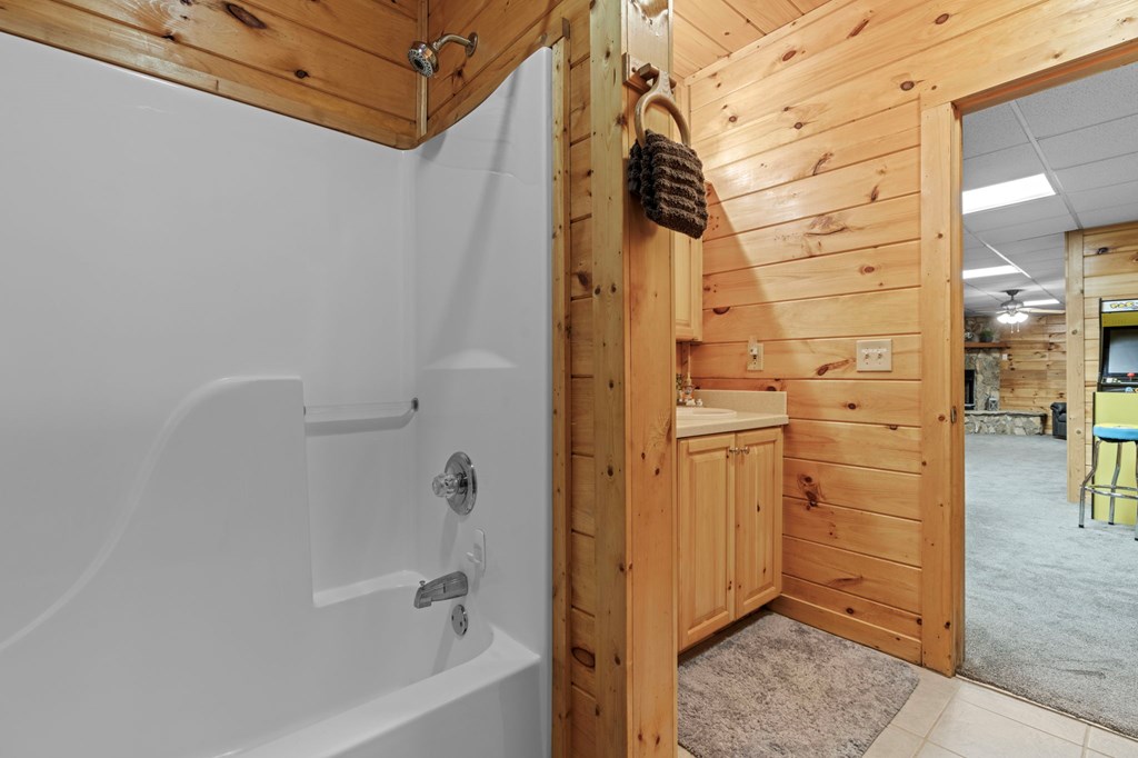 Blue Ridge, Georgia, 30513, United States, 3 Bedrooms Bedrooms, ,3 BathroomsBathrooms,Residential,For Sale,1980618