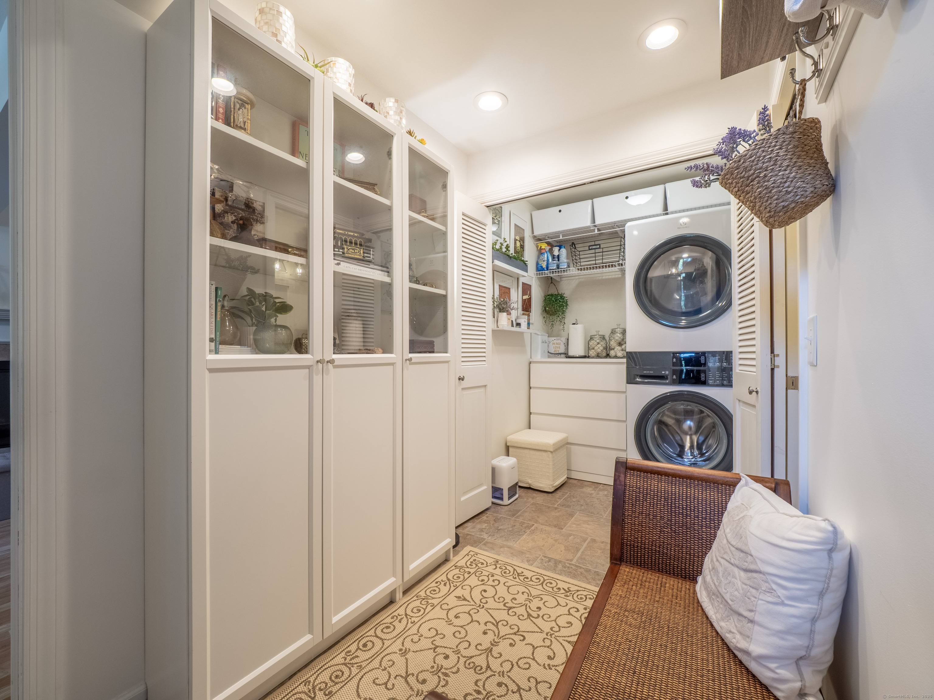 Ridgefield, Connecticut, 06877, United States, 3 Bedrooms Bedrooms, ,3 BathroomsBathrooms,Residential,For Sale,1950980