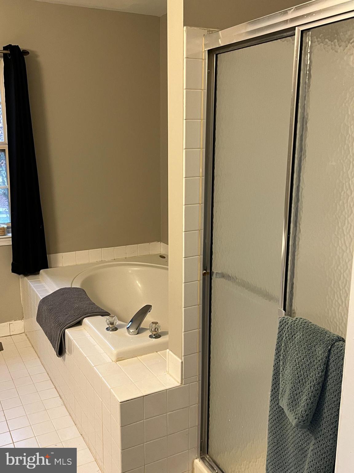 PHILADELPHIA, Pennsylvania, 19128, United States, 4 Bedrooms Bedrooms, ,3 BathroomsBathrooms,Residential,For Sale,2009275