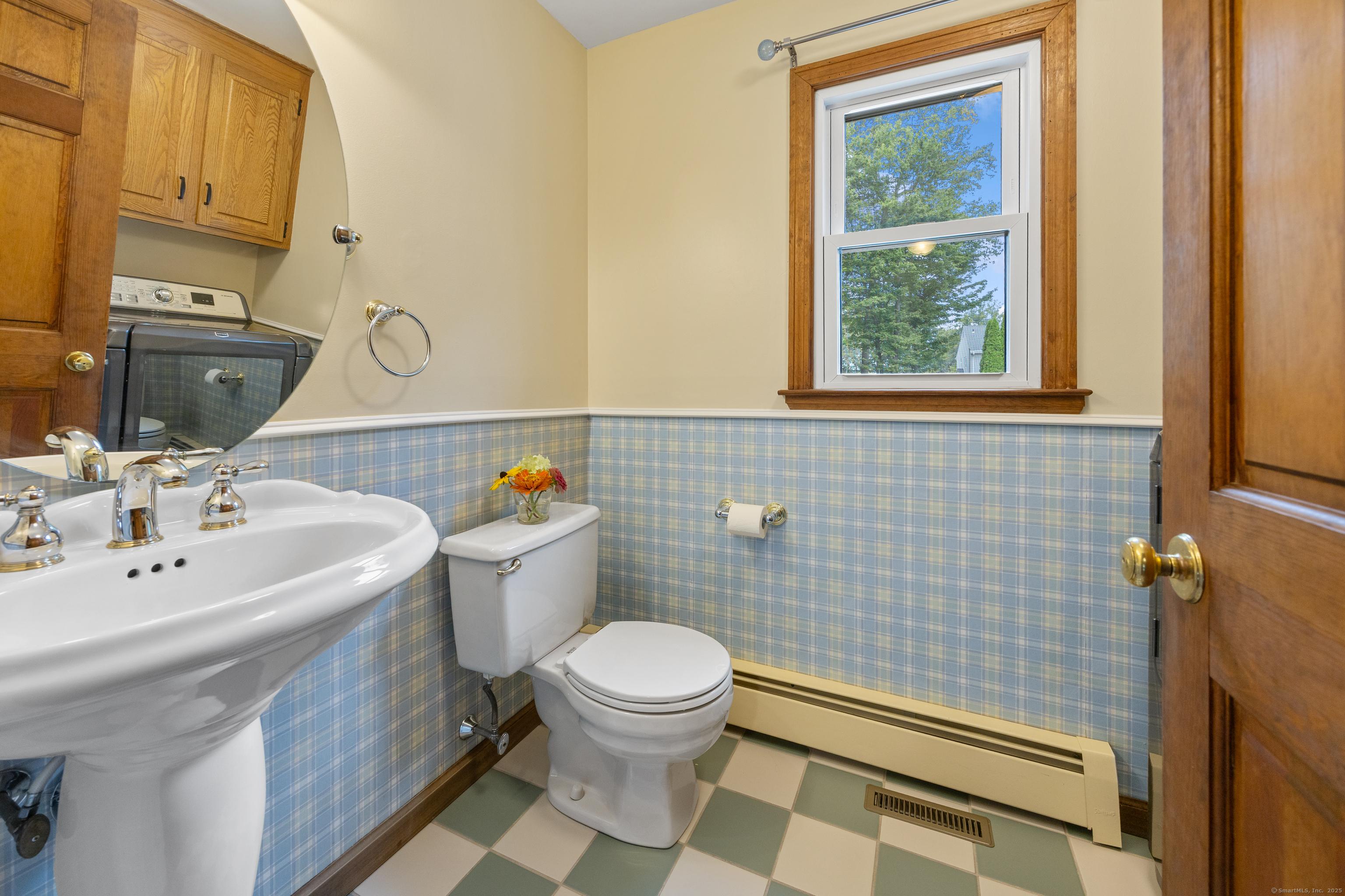 Southington, Connecticut, 06489, United States, 3 Bedrooms Bedrooms, ,3 BathroomsBathrooms,Residential,For Sale,1935376