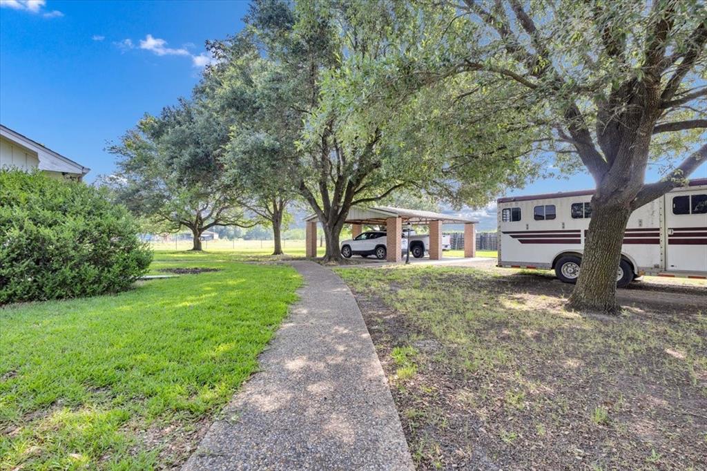 Kaufman, Texas, 75142, United States, 3 Bedrooms Bedrooms, ,2 BathroomsBathrooms,Residential,For Sale,1848066