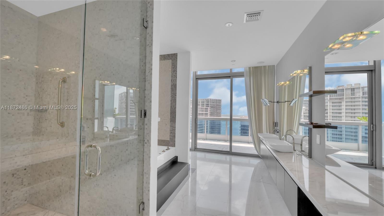 Miami, Florida, 33131, United States, 3 Bedrooms Bedrooms, ,6 BathroomsBathrooms,Residential,For Sale,1938833