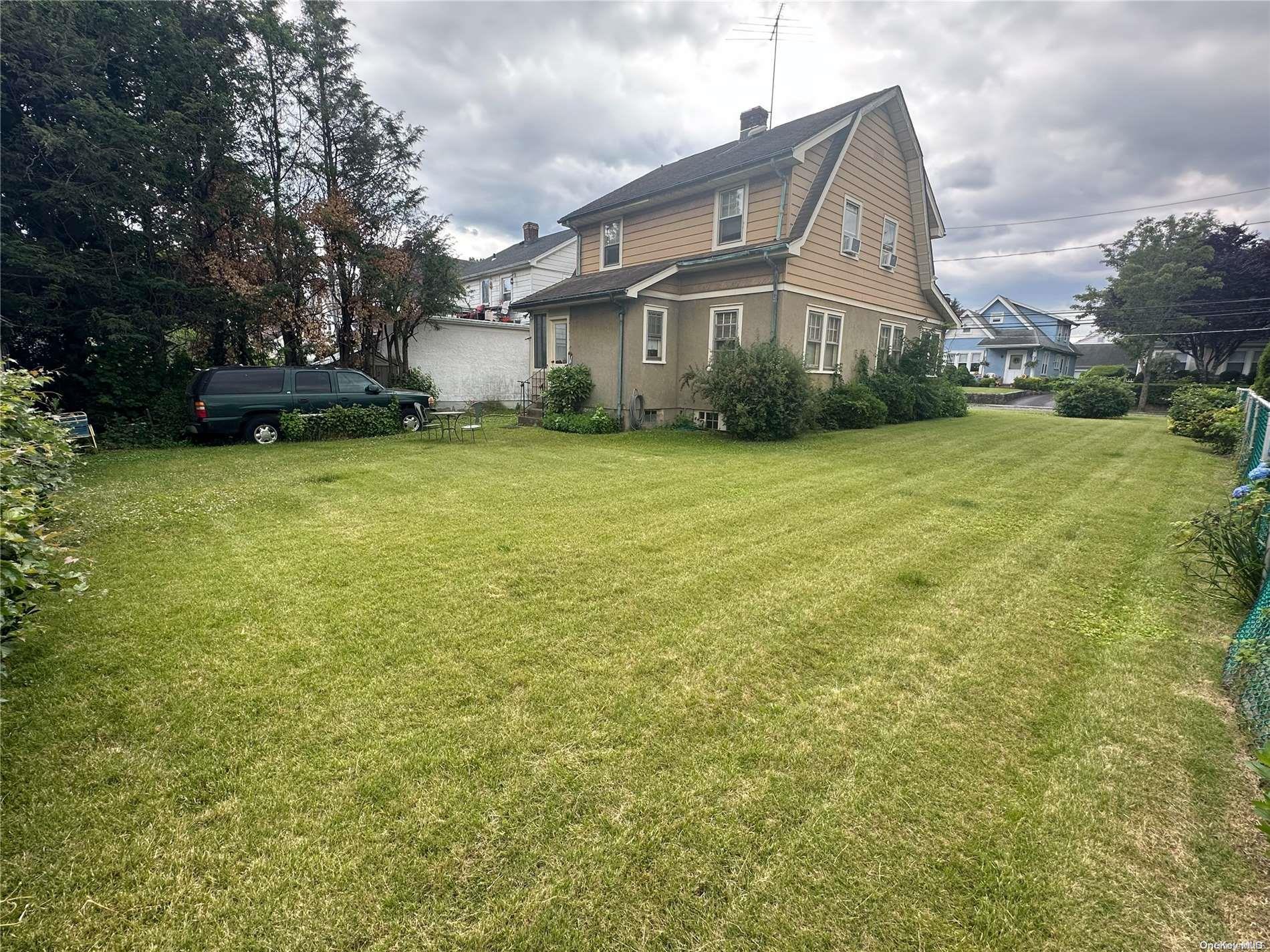 Great Neck, New York, 11024, United States, 3 Bedrooms Bedrooms, ,1 BathroomBathrooms,Residential,For Sale,1813525