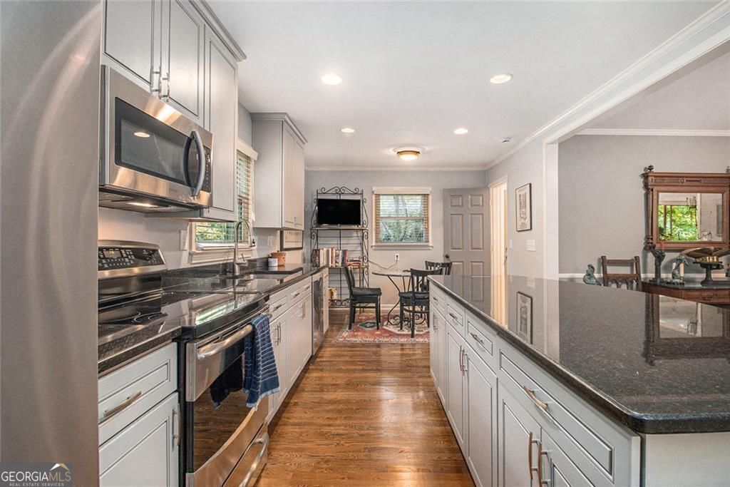 Atlanta, Georgia, 30328, United States, 4 Bedrooms Bedrooms, ,3 BathroomsBathrooms,Residential,For Sale,1858983
