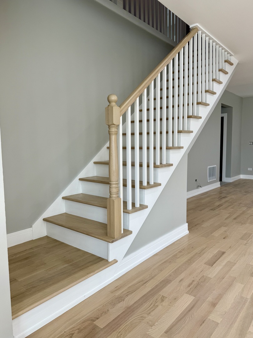 Lyons, Illinois, 60534, United States, 4 Bedrooms Bedrooms, ,3 BathroomsBathrooms,Residential,For Sale,1901472