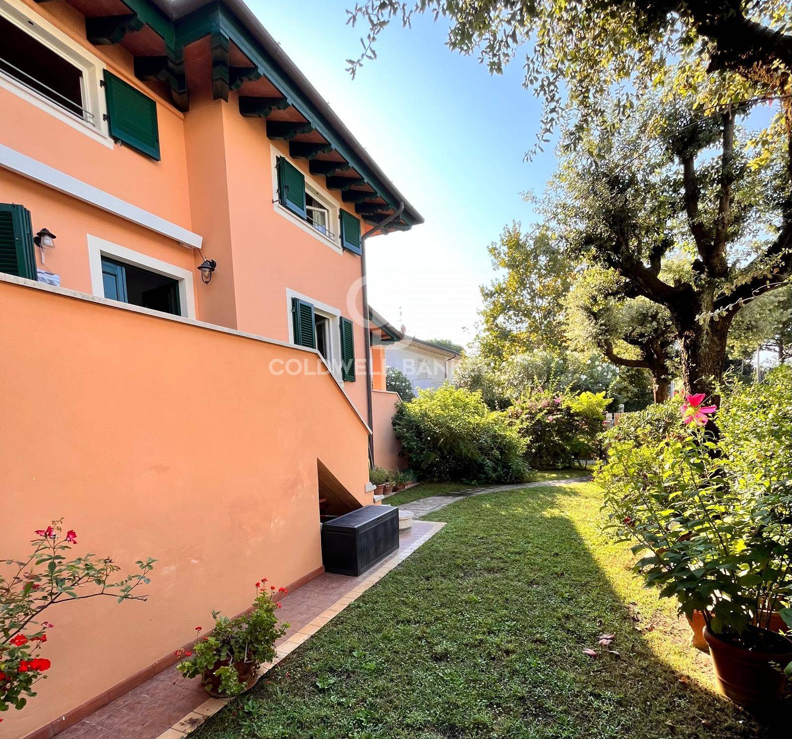 Via Cipro, Pietrasanta, Lucca, 55045, IT, 4 Bedrooms Bedrooms, ,3 BathroomsBathrooms,Residential,For Sale,Via Cipro,1603054