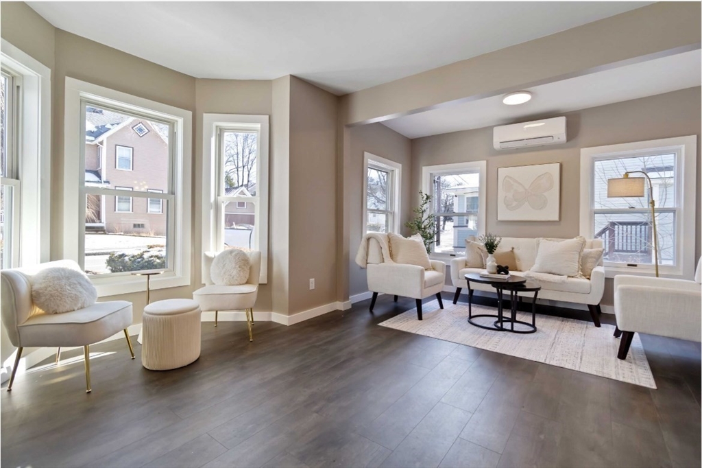 Stoneham, Massachusetts, 02180, United States, 3 Bedrooms Bedrooms, ,2 BathroomsBathrooms,Residential,For Sale,1951167