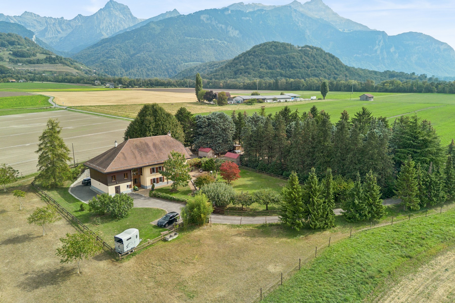  An authentic, charming home in the heart of an estate spanning more than 7,500 m - 物件實景