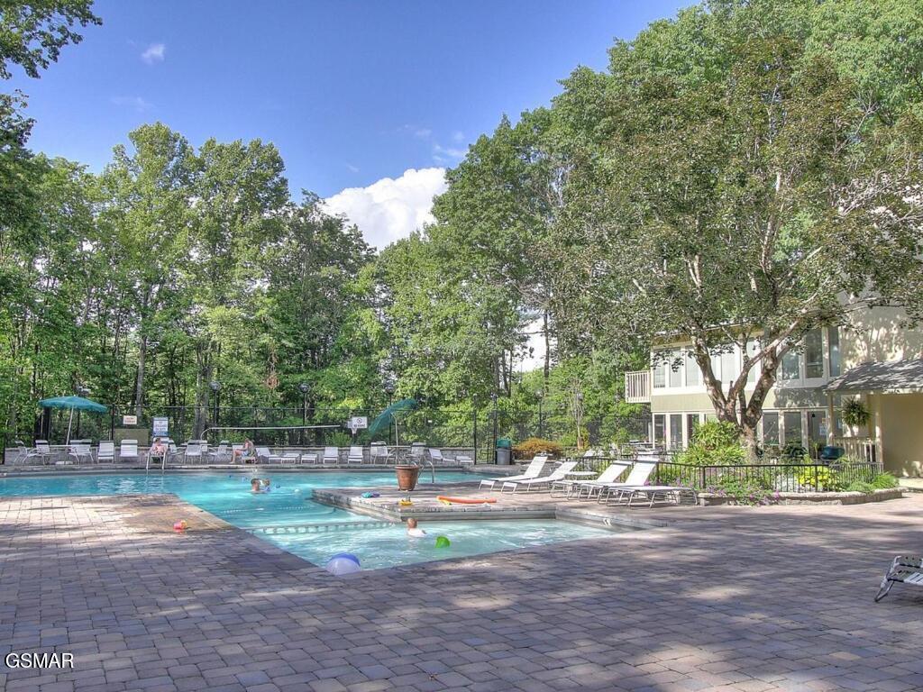 Gatlinburg, Tennessee, 37738, United States, 4 Bedrooms Bedrooms, ,6 BathroomsBathrooms,Residential,For Sale,1976574