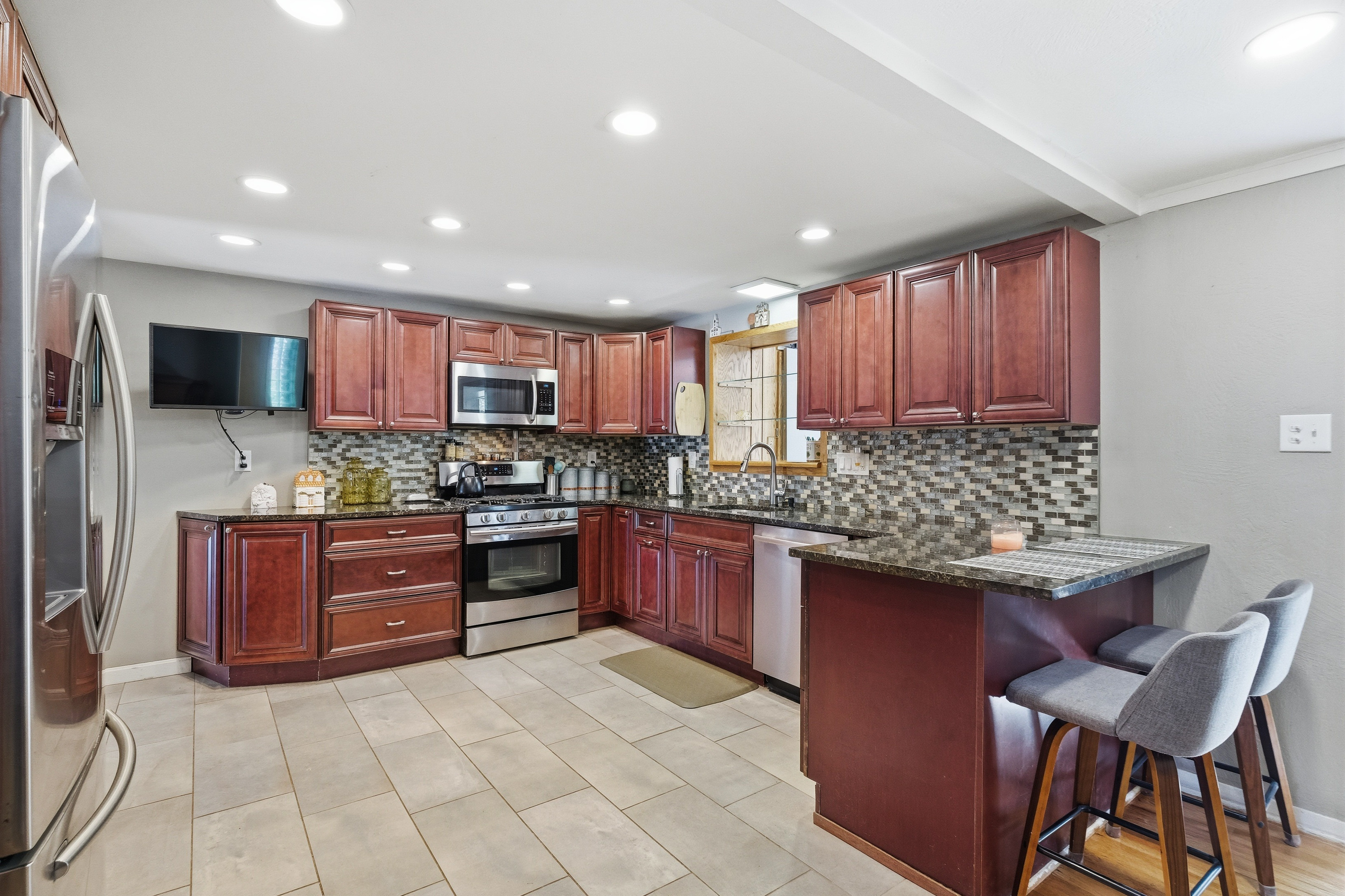  402 Glenrock Drive, Bethel Park, PA 15102 - 物件實景