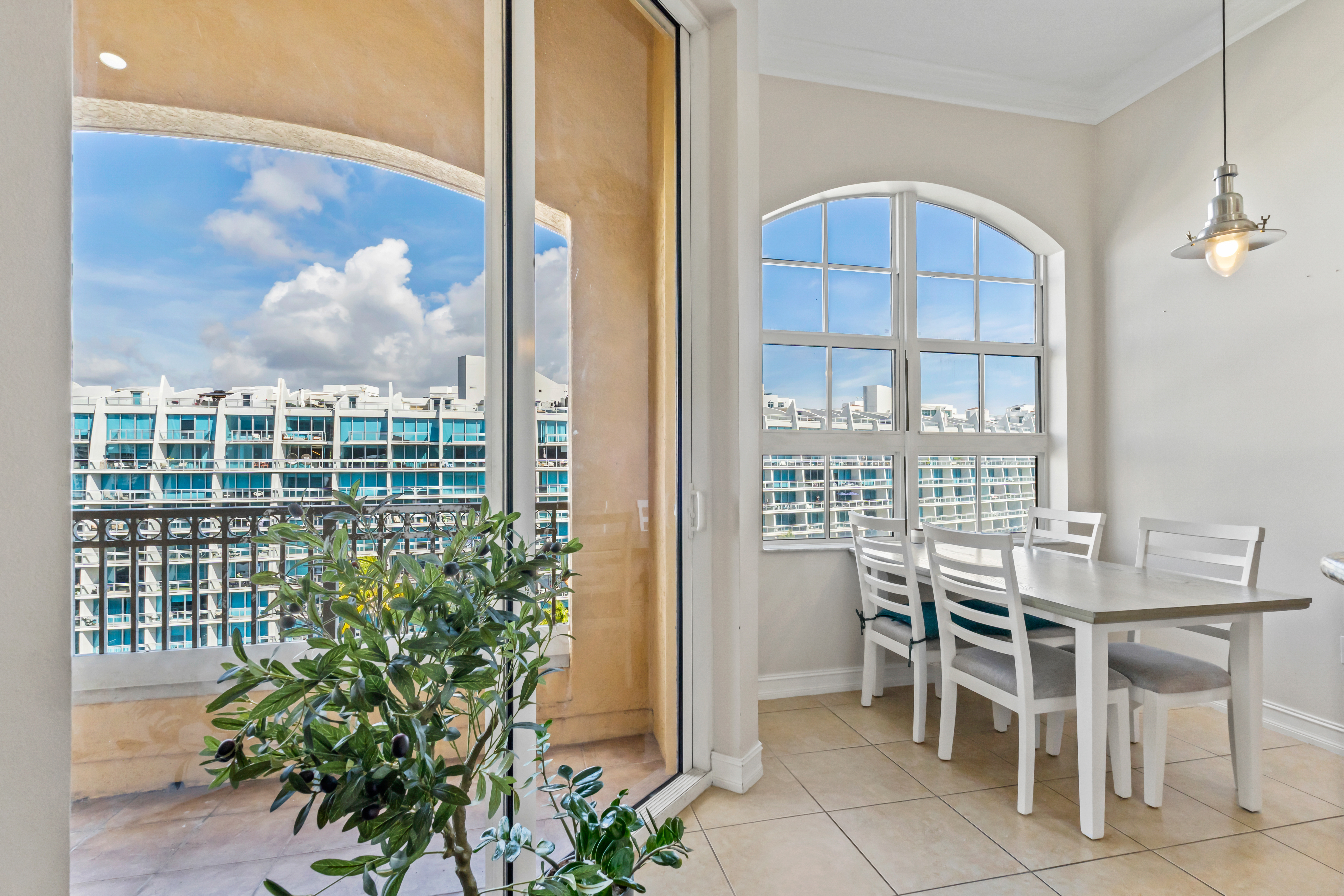  3001 NE 185th St, Aventura, FL, 33180 - 物件實景