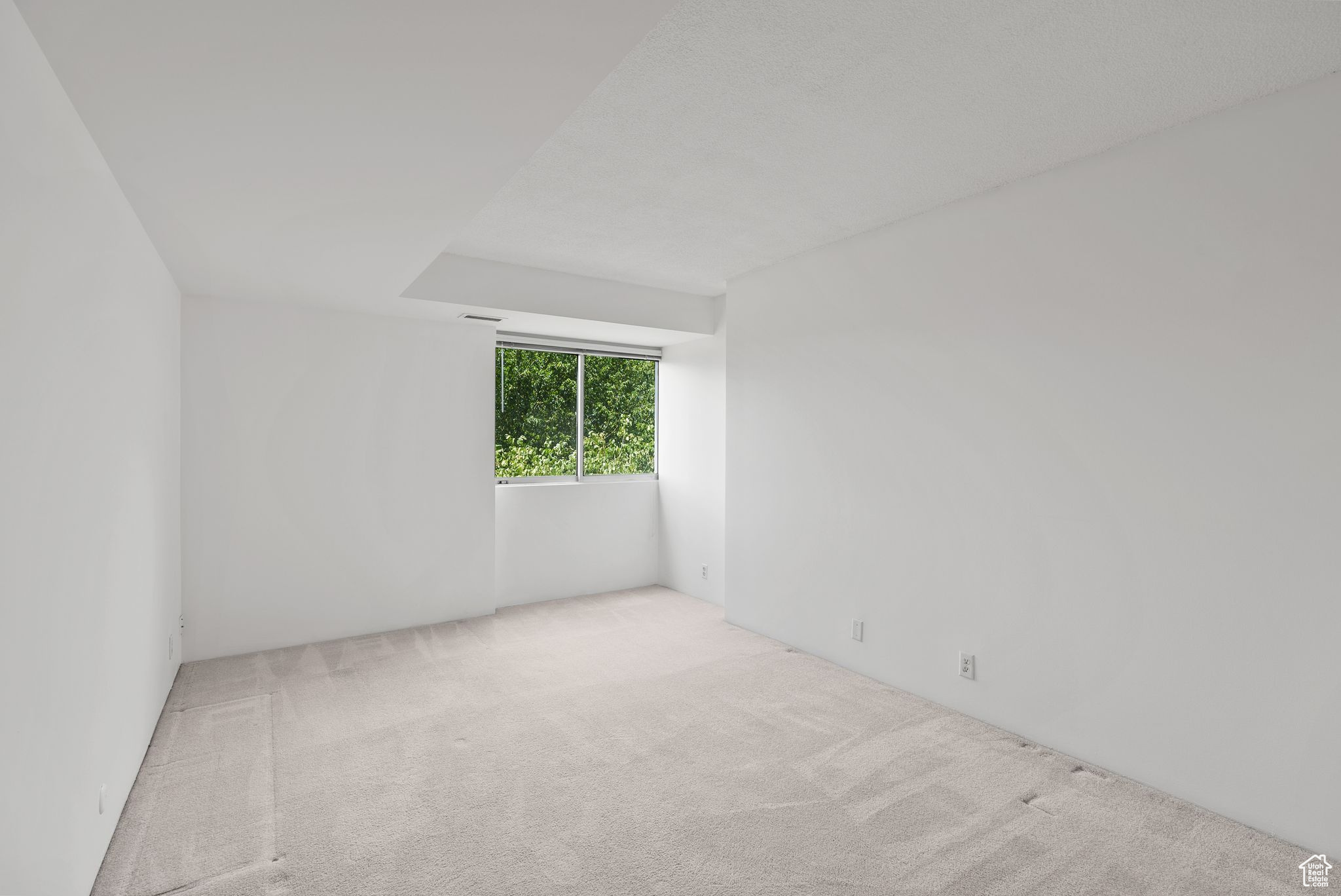 Salt Lake City, Utah, 84108, United States, 2 Bedrooms Bedrooms, ,1 BathroomBathrooms,Residential,For Sale,1882344