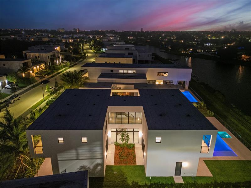 Weston, Florida, 33326, United States, 5 Bedrooms Bedrooms, ,10 BathroomsBathrooms,Residential,For Sale,1925286