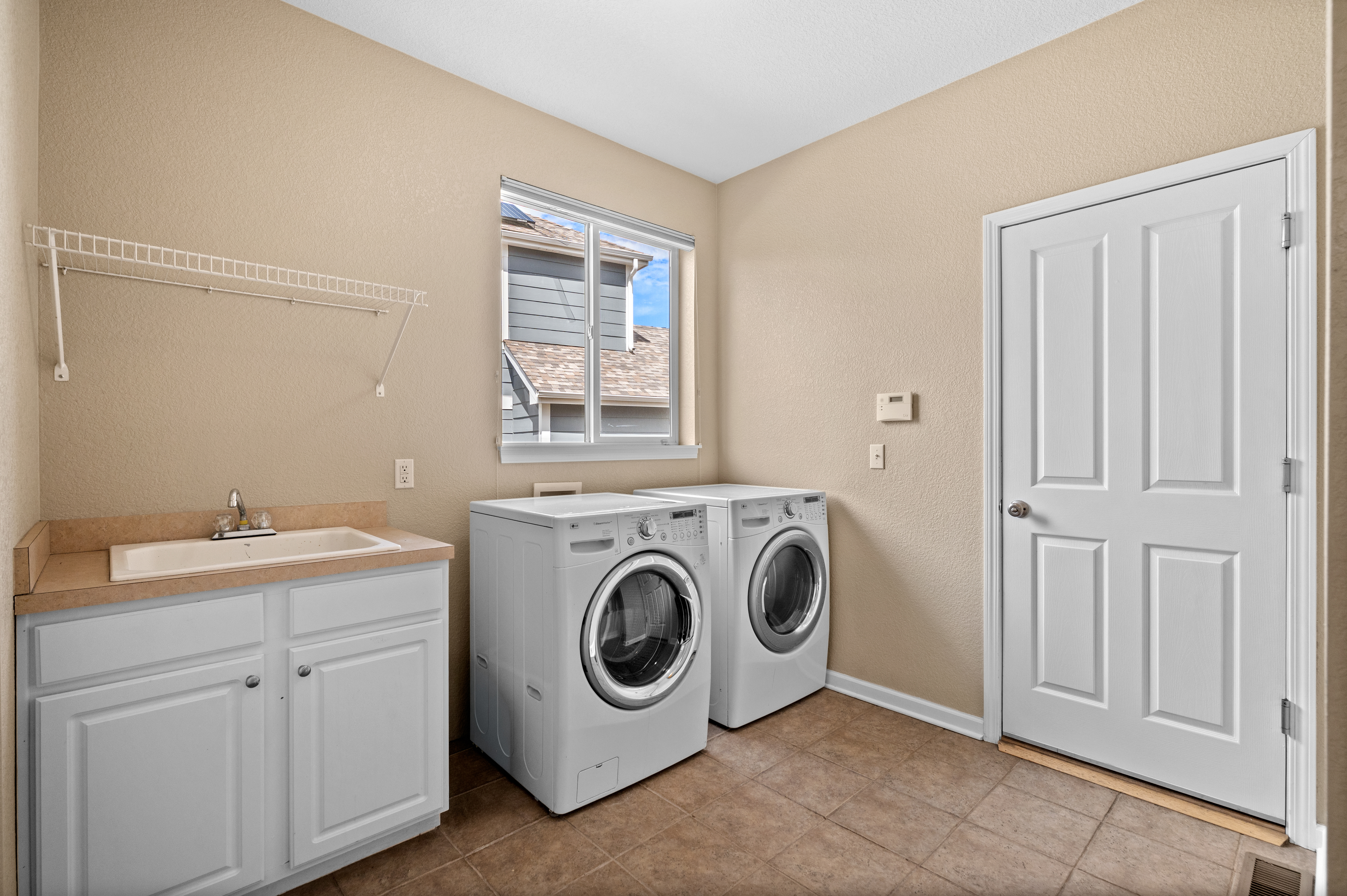  4-Bedroom Home Located Next to Black Bear Golf Club in the Villages of Parker - 物件實景