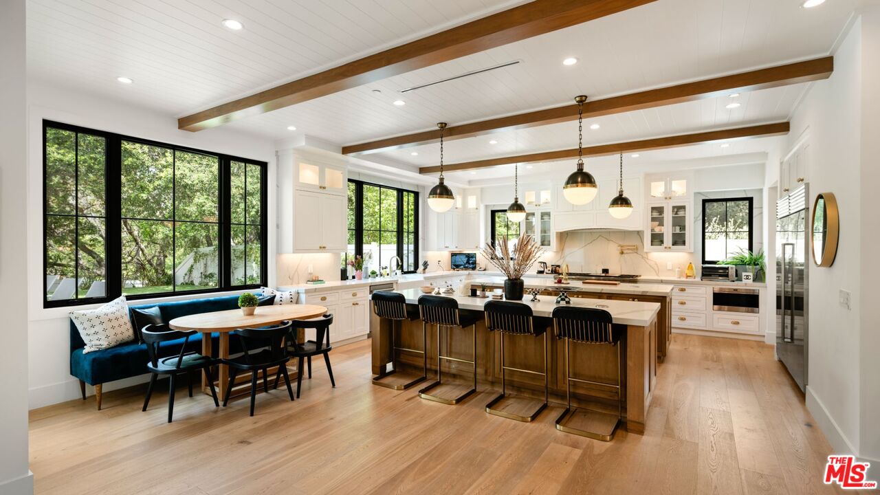 Encino, California, 91436, United States, 6 Bedrooms Bedrooms, ,7 BathroomsBathrooms,Residential,For Sale,1896144