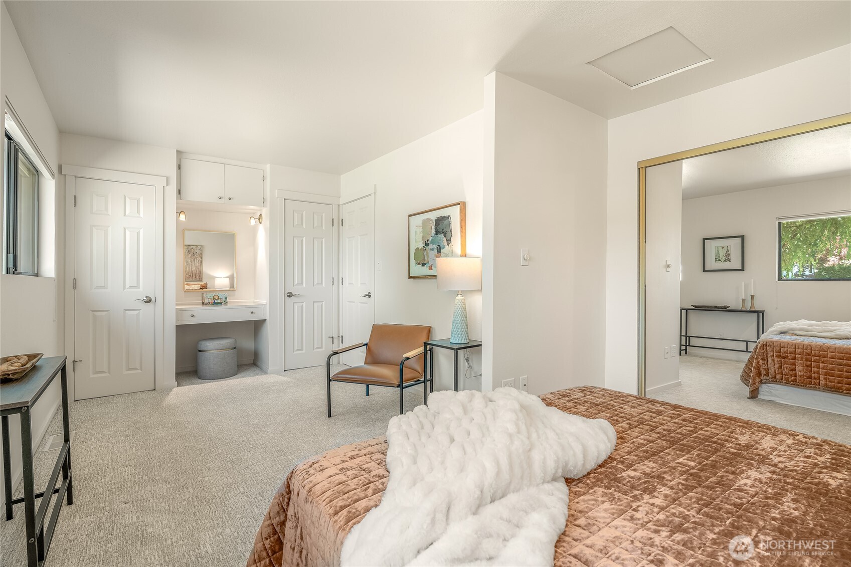 Kirkland, Washington, 98033, United States, 3 Bedrooms Bedrooms, ,2 BathroomsBathrooms,Residential,For Sale,1988237