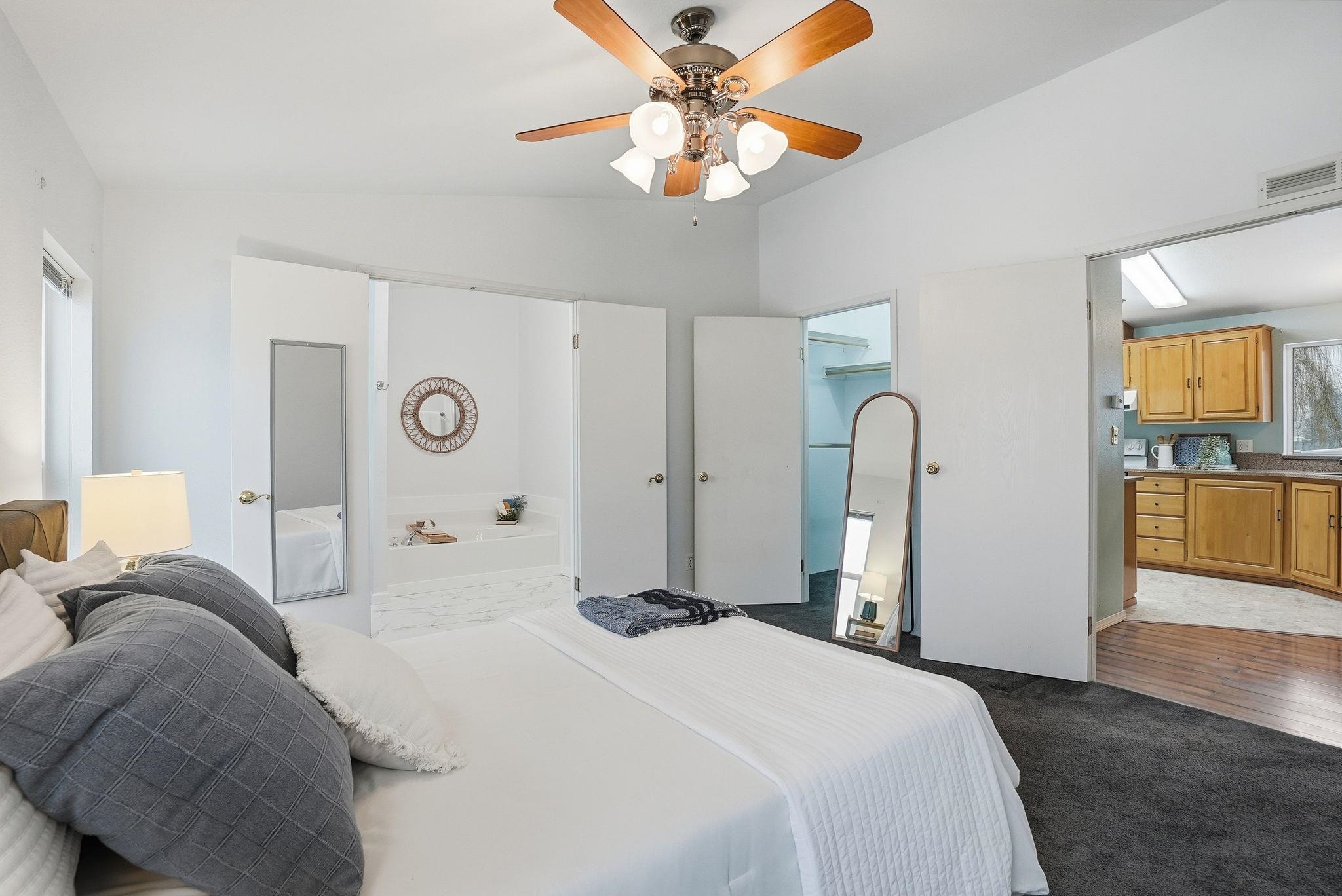 Greenacres, Washington, 99016, United States, 5 Bedrooms Bedrooms, ,2 BathroomsBathrooms,Residential,For Sale,2001748