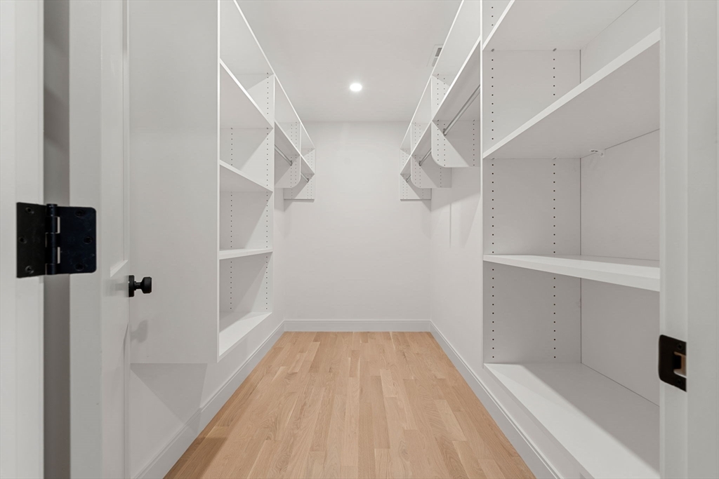 Reading, Massachusetts, 01867, United States, 4 Bedrooms Bedrooms, ,5 BathroomsBathrooms,Residential,For Sale,1988316