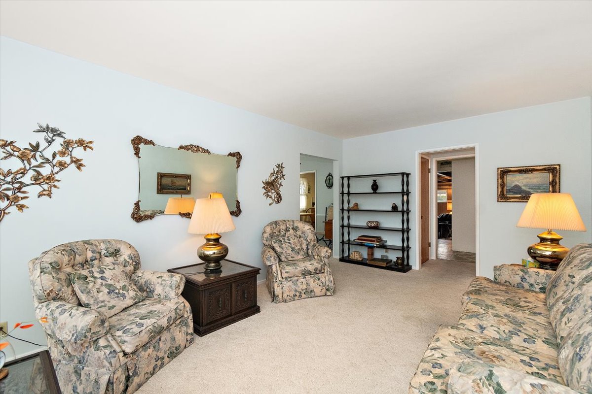 Lakewood, California, 90713, United States, 3 Bedrooms Bedrooms, ,1 BathroomBathrooms,Residential,For Sale,1927996