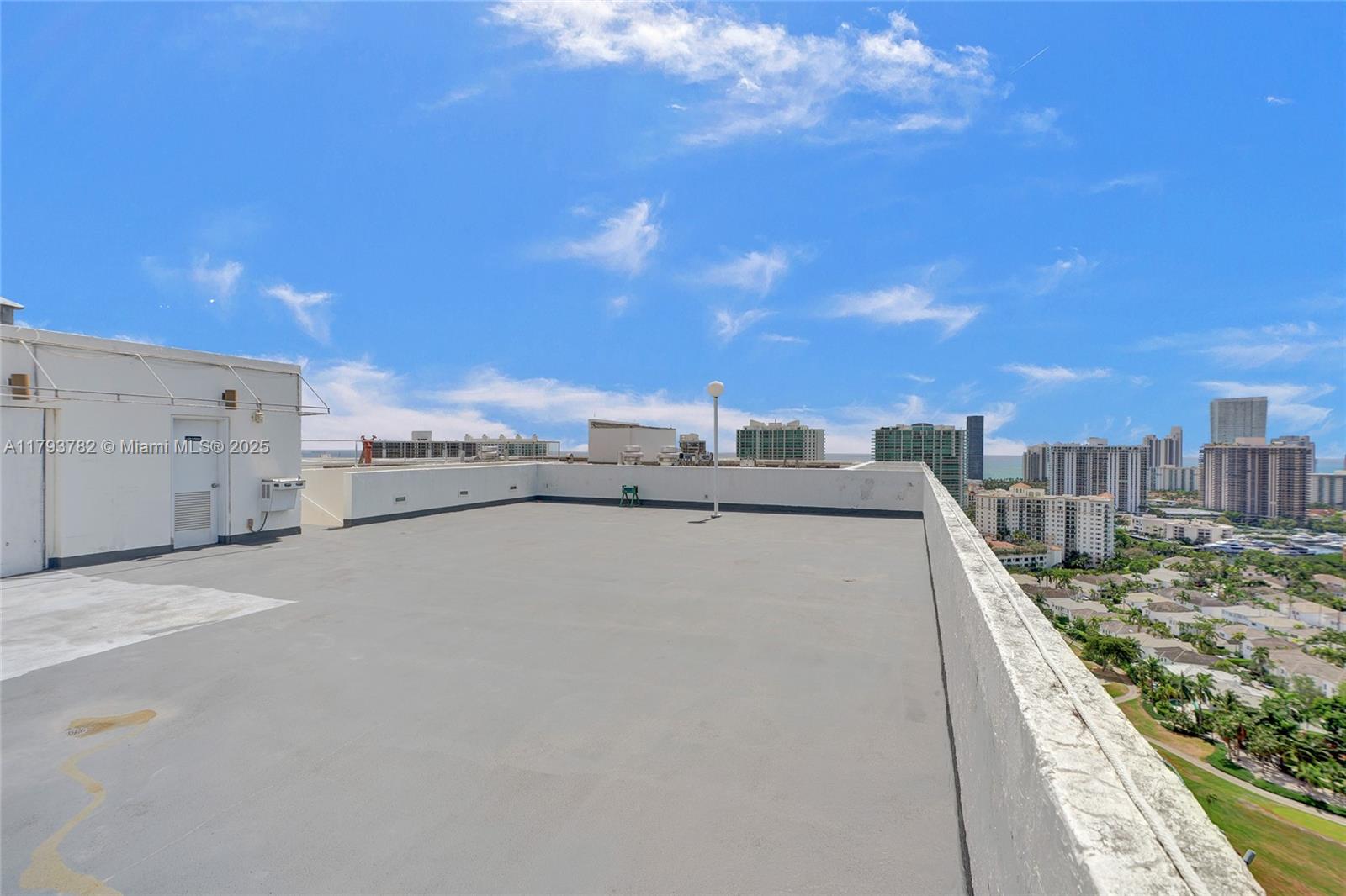 Aventura, Florida, 33180, United States, 5 Bedrooms Bedrooms, ,4 BathroomsBathrooms,Residential,For Sale,1794425