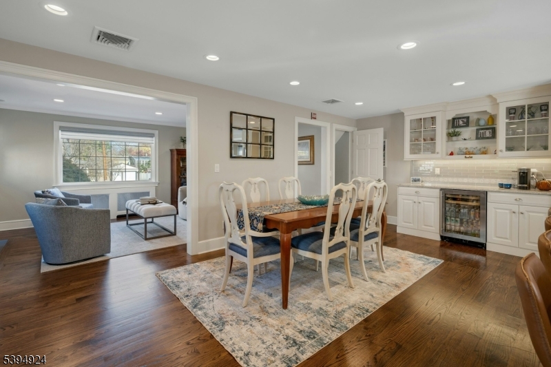 Verona Twp., New Jersey, 07044, United States, 4 Bedrooms Bedrooms, ,3 BathroomsBathrooms,Residential,For Sale,1992064