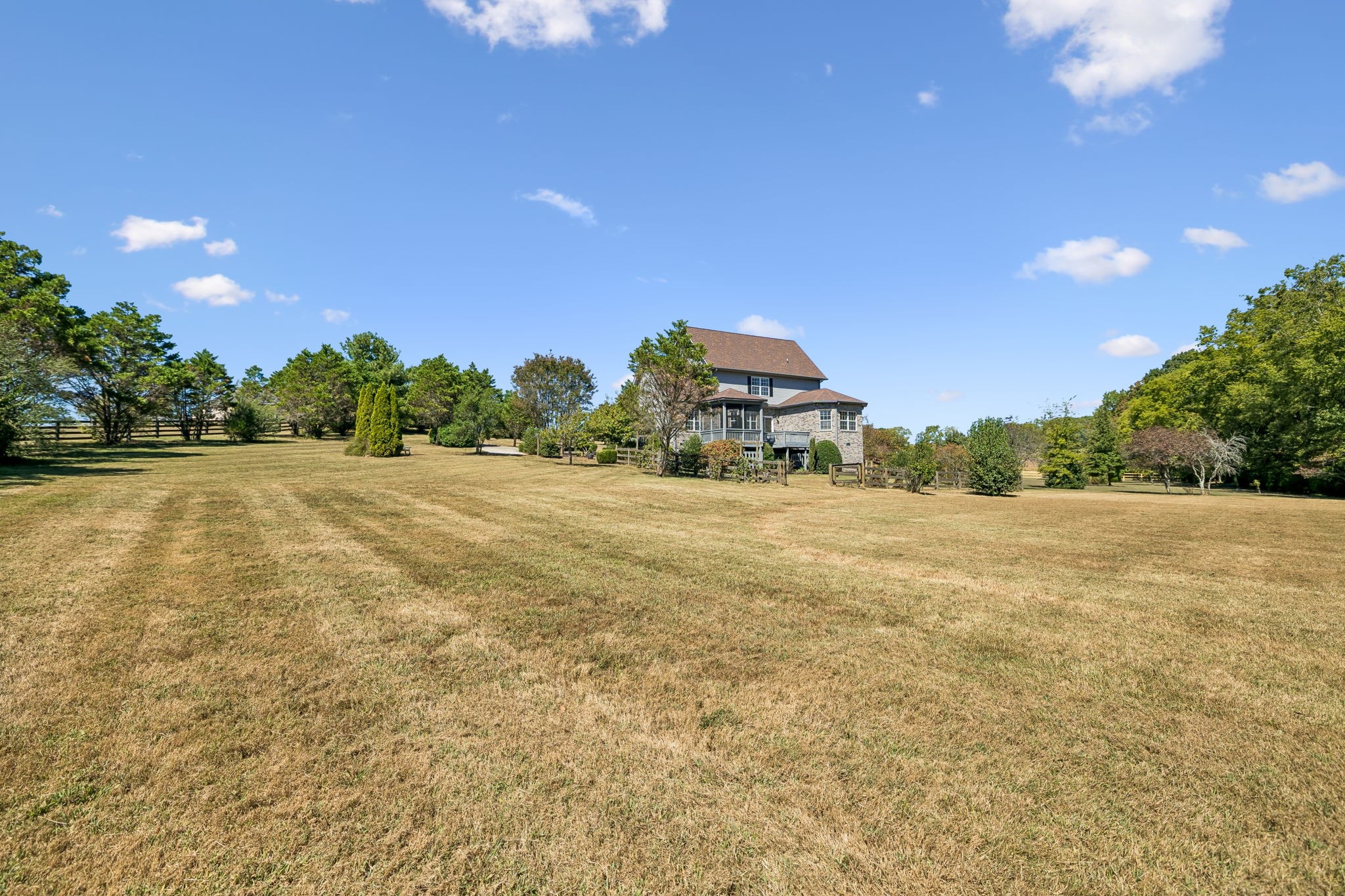  2216 Twin Peaks Ct, Spring Hill, TN, 37174 - 物件實景