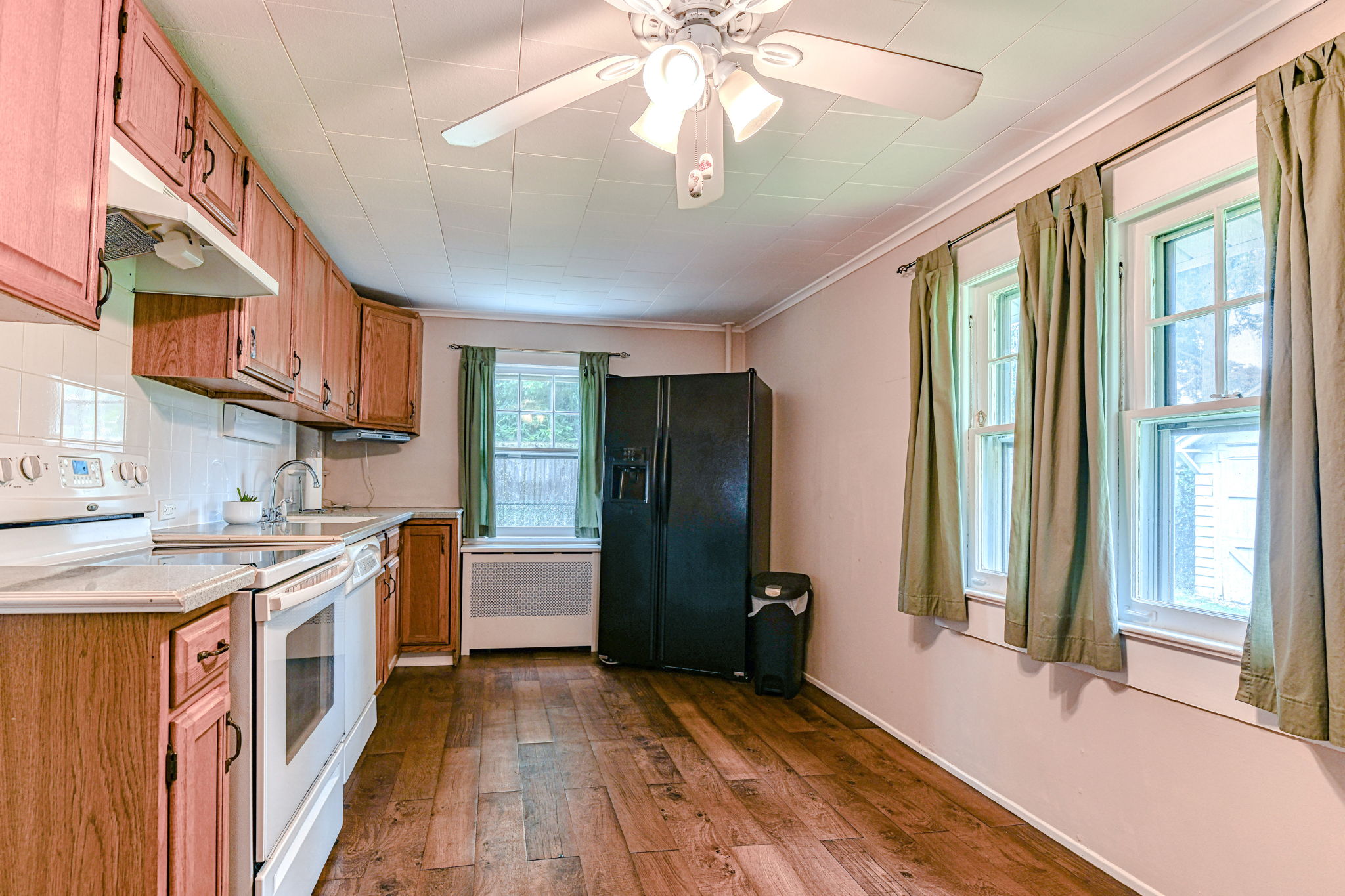 Monmouth, Ocean Township, New Jersey, 07712, United States, 4 Bedrooms Bedrooms, ,2 BathroomsBathrooms,Residential,For Sale,1894295
