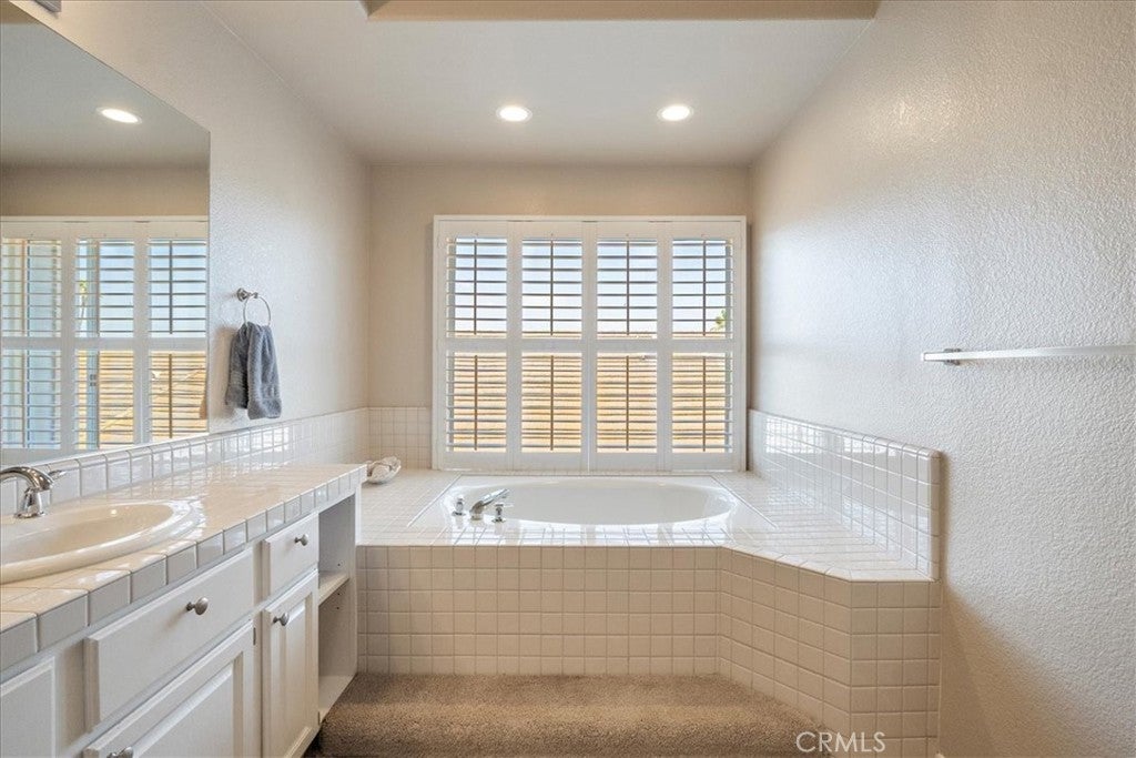 Bonsall, California, 92003, United States, 3 Bedrooms Bedrooms, ,3 BathroomsBathrooms,Residential,For Sale,1892878