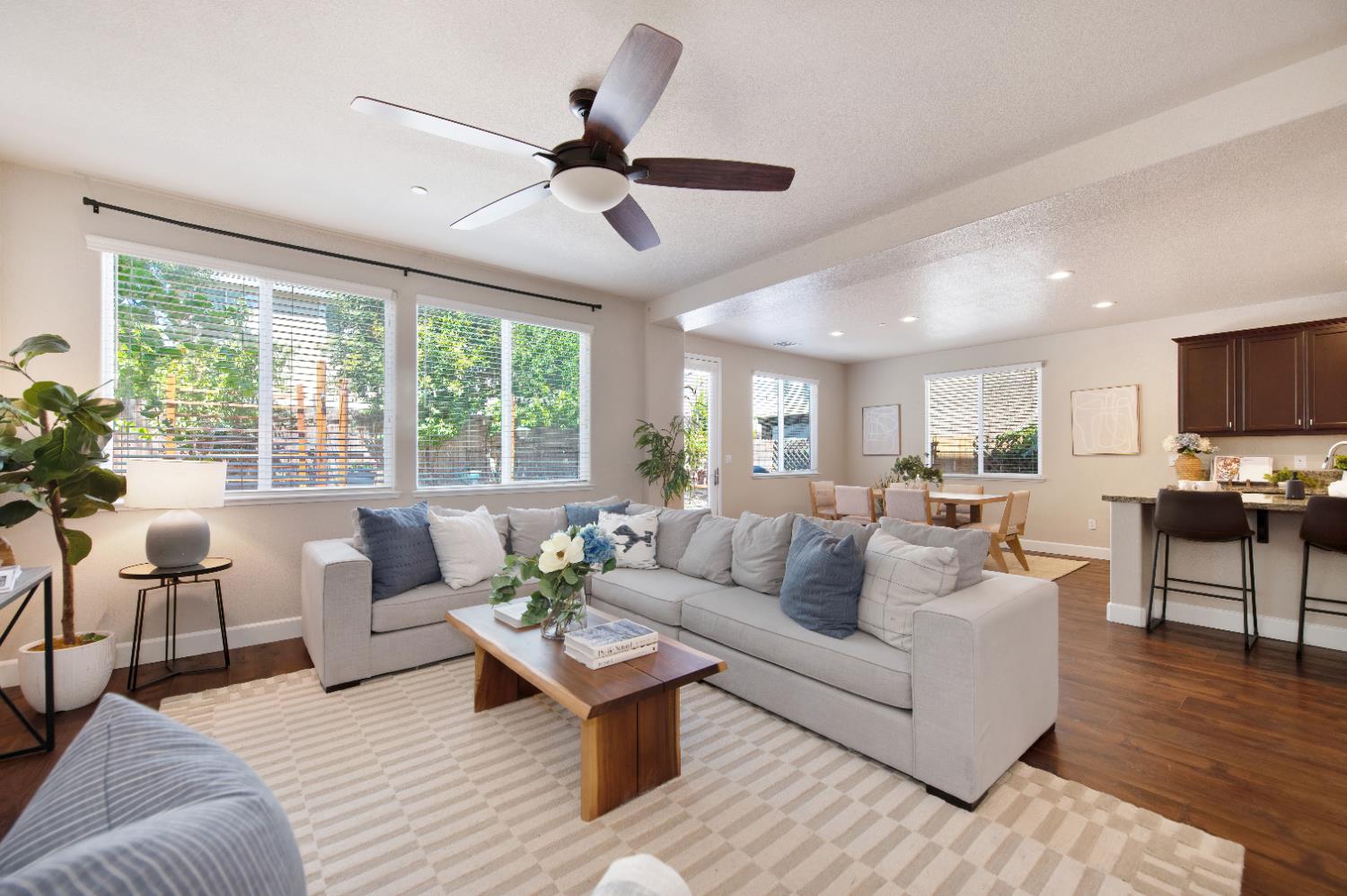 West Sacramento, California, 95691, United States, 4 Bedrooms Bedrooms, ,3 BathroomsBathrooms,Residential,For Sale,1906869