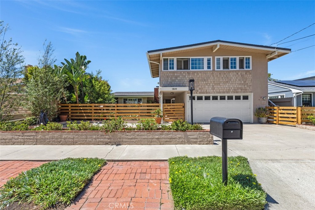 Costa Mesa, California, 92627, United States, 4 Bedrooms Bedrooms, ,3 BathroomsBathrooms,Residential,For Sale,1926286