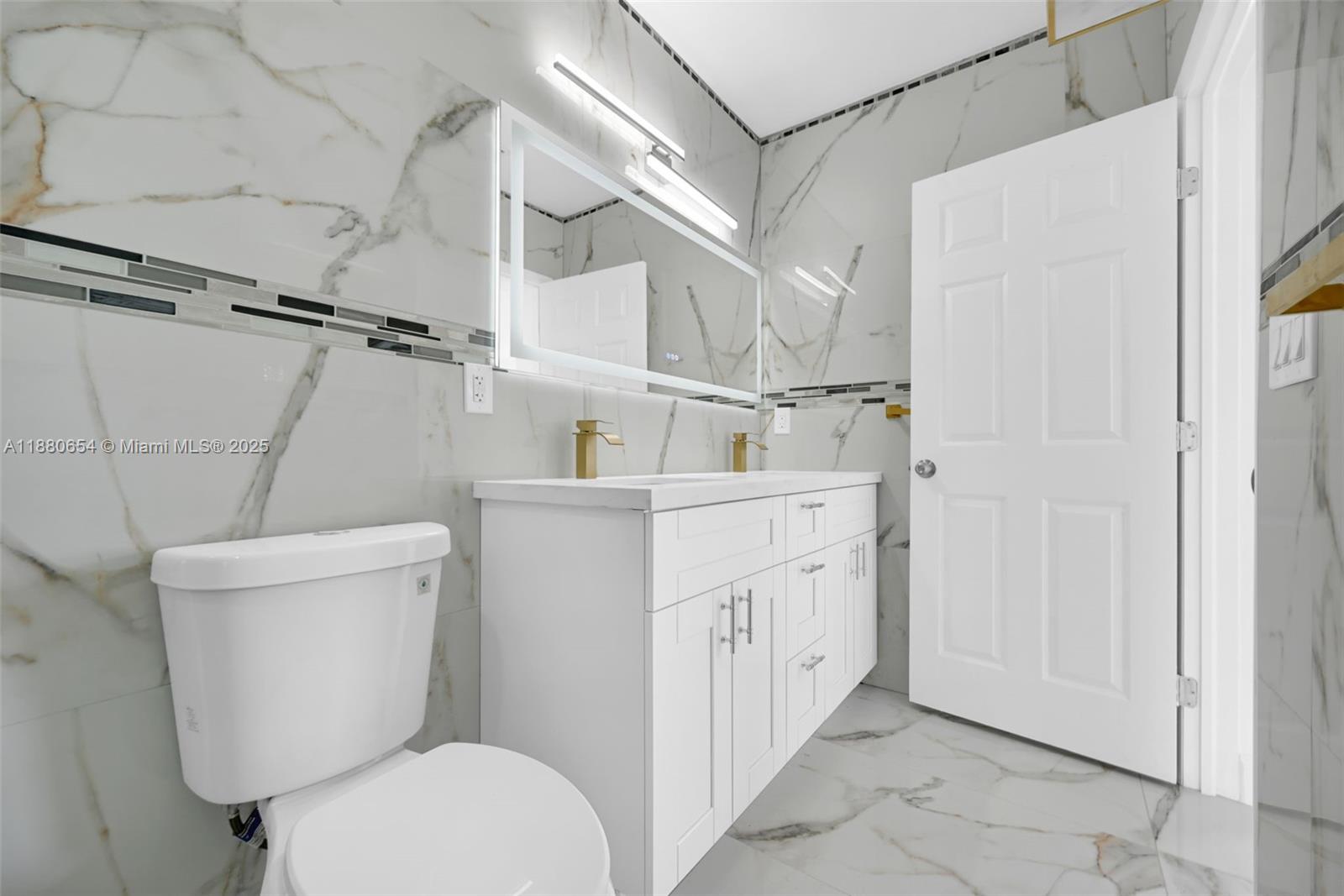 Biscayne Park, Florida, 33161, United States, 6 Bedrooms Bedrooms, ,3 BathroomsBathrooms,Residential,For Sale,1949664