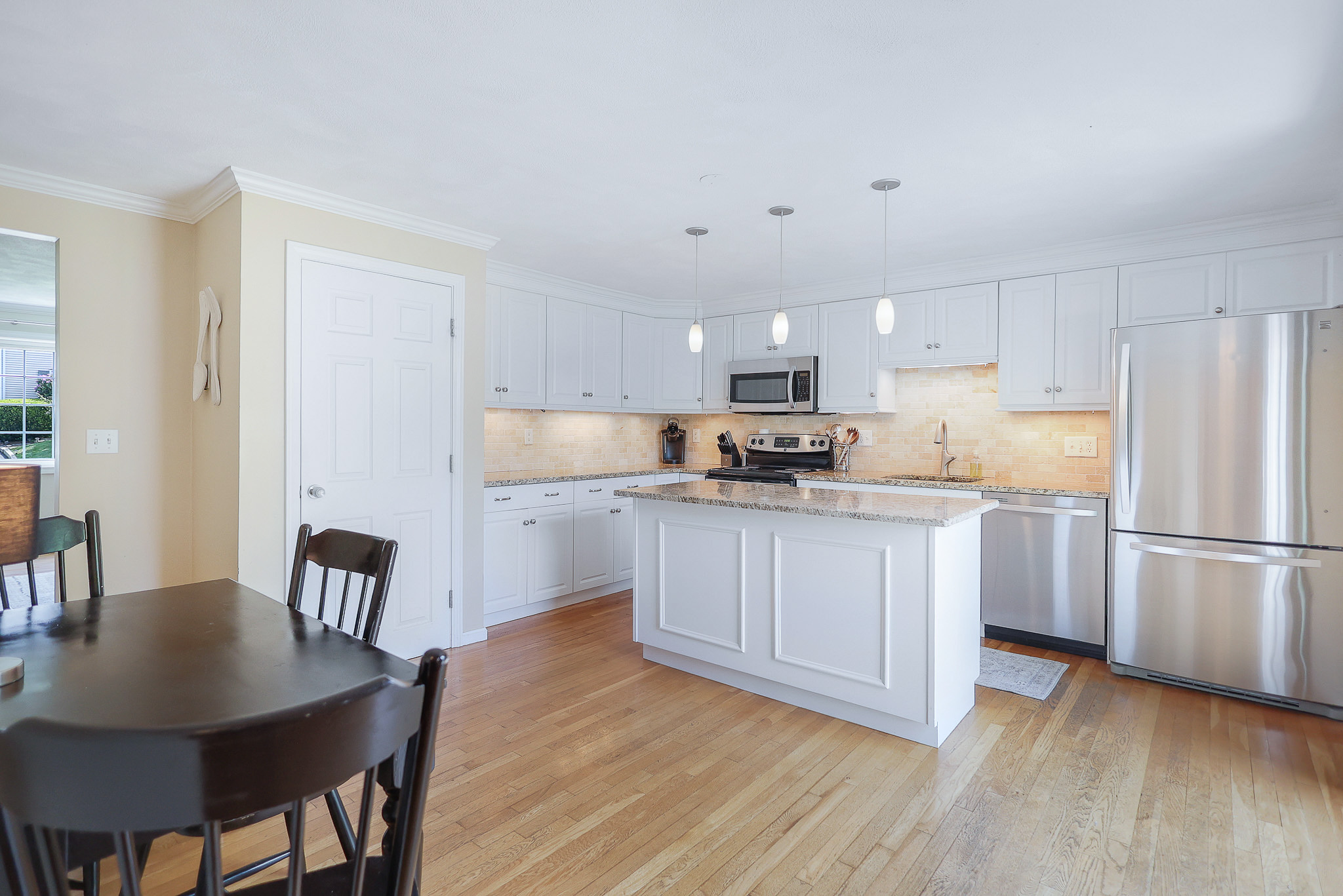 North Andover, Massachusetts, 01845, United States, 2 Bedrooms Bedrooms, ,2 BathroomsBathrooms,Residential,For Sale,2048413