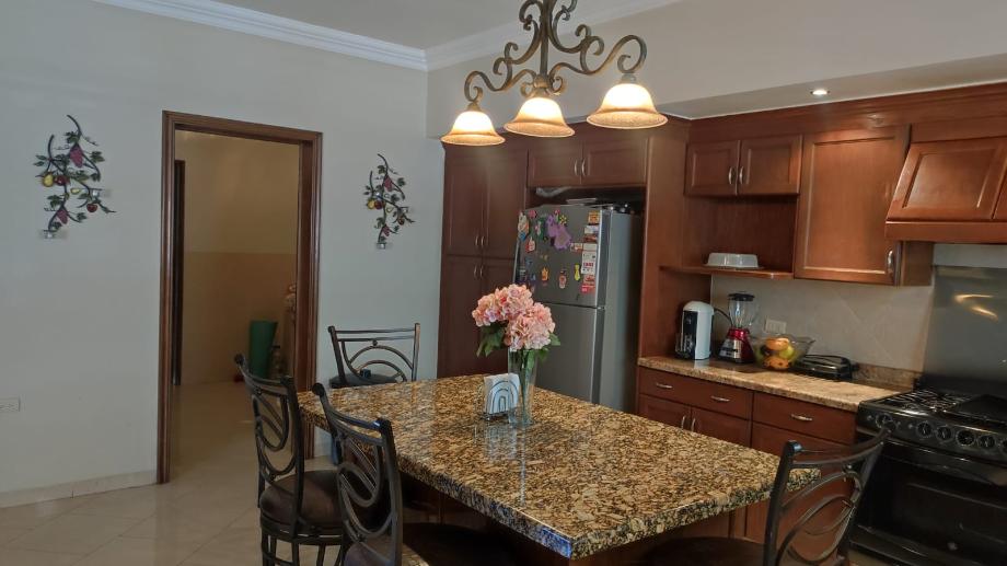 VICTOR HUGO, Torreón, Coahuila de Zaragoza, 27018, Mexico, 3 Bedrooms Bedrooms, ,4 BathroomsBathrooms,Residential,For Sale,VICTOR HUGO,1529132