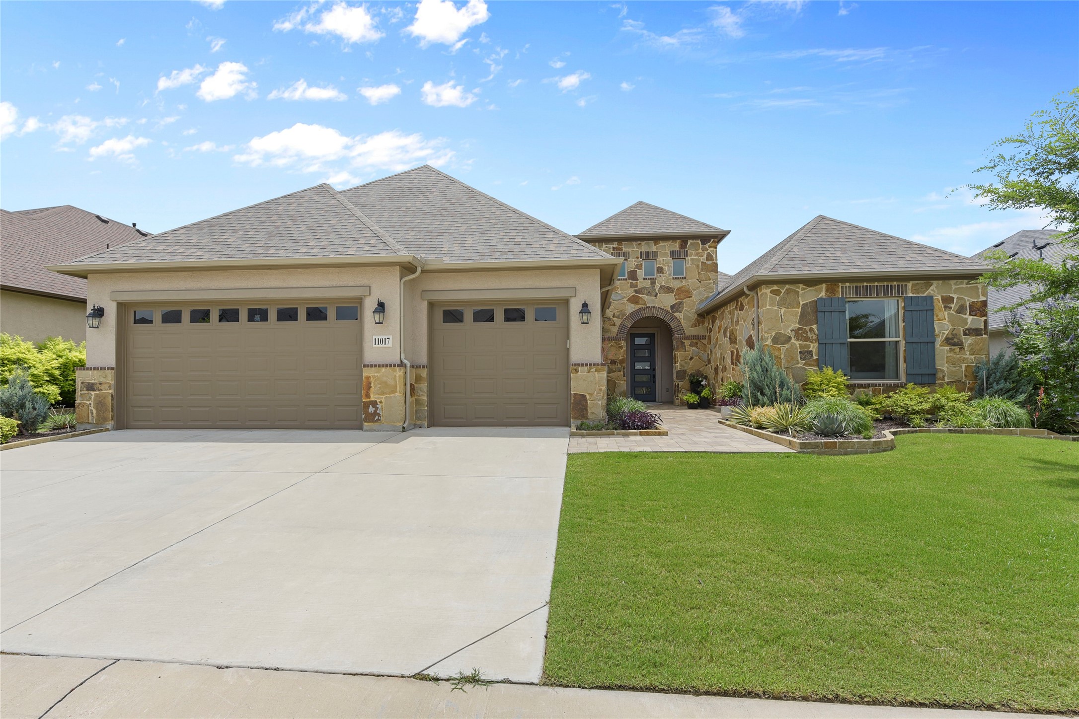 Denton, Texas, 76207, United States, 2 Bedrooms Bedrooms, ,3 BathroomsBathrooms,Residential,For Sale,1837650