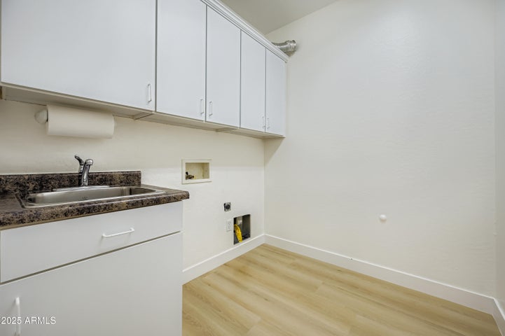 Peoria, Arizona, 85383, United States, 4 Bedrooms Bedrooms, ,4 BathroomsBathrooms,Residential,For Sale,1993879