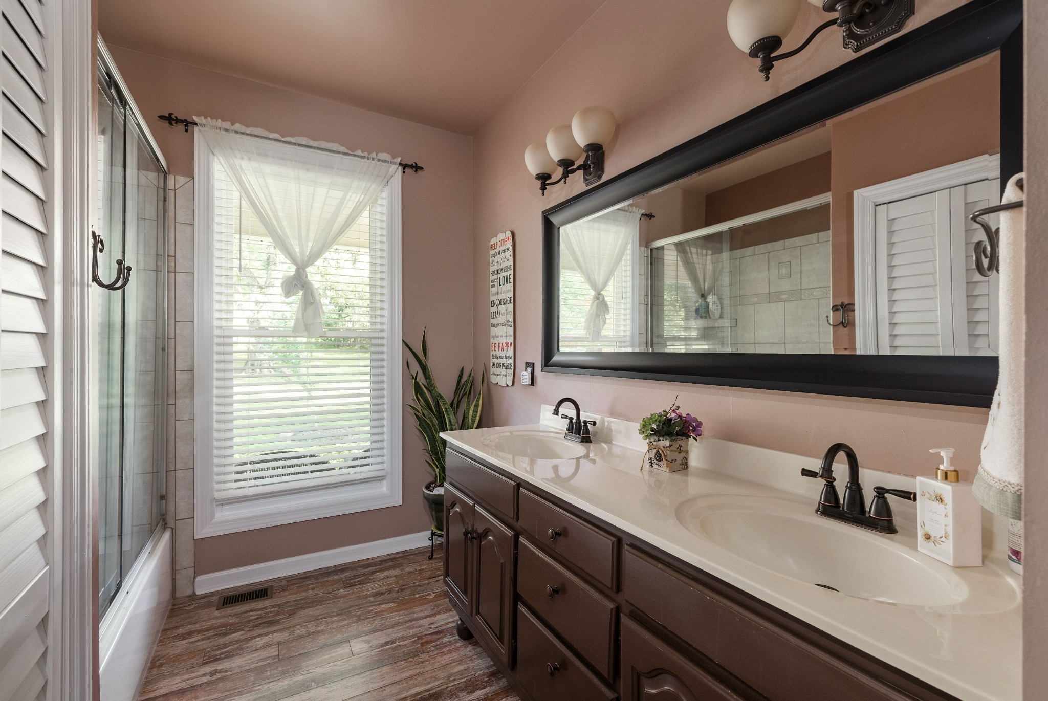 Franklin, Tennessee, 37064, United States, 4 Bedrooms Bedrooms, ,3 BathroomsBathrooms,Residential,For Sale,1855995