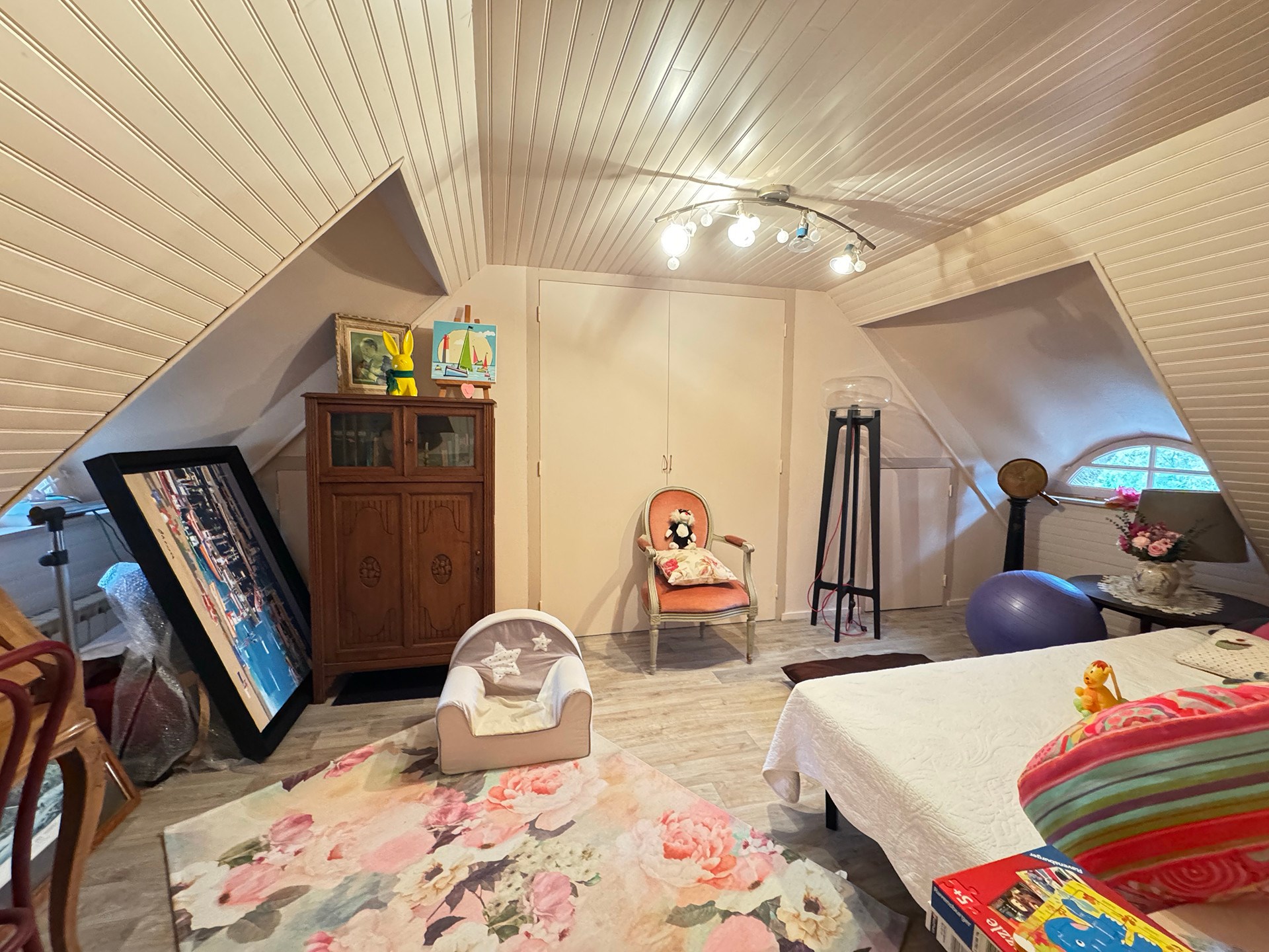  Pluguffan. Elegant Thatched Cottage and 3 Outbuildings Nestled in a Landscaped,… - 物件實景