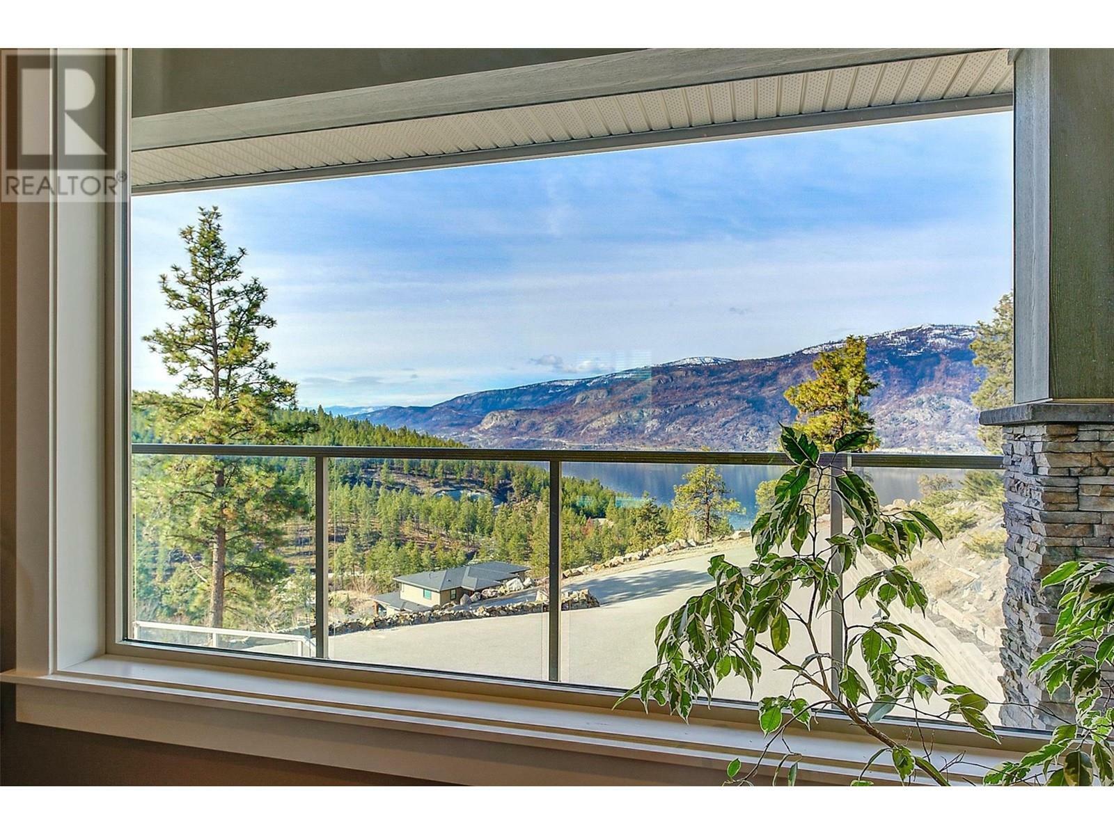 KELOWNA, British Columbia, V1V 2R1, CA, 4 Bedrooms Bedrooms, ,3 BathroomsBathrooms,Residential,For Sale,1839022
