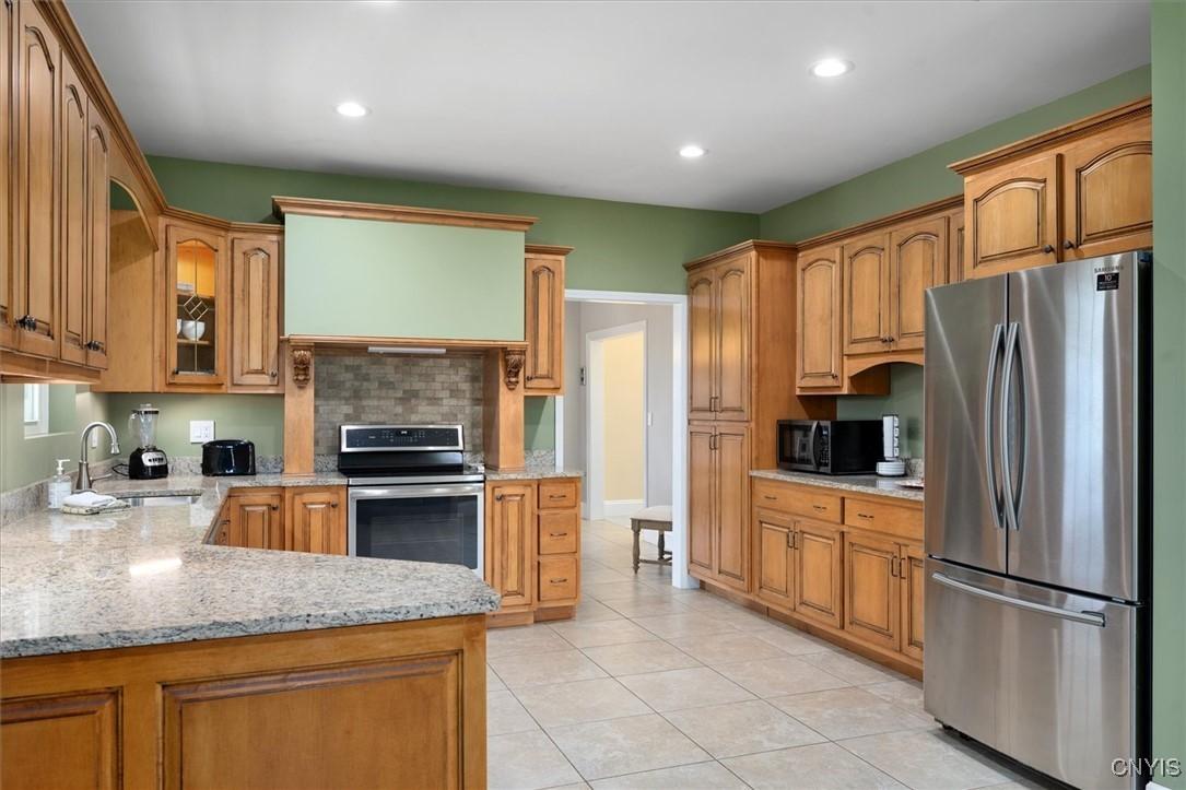 Augusta, New York, 13425, United States, 4 Bedrooms Bedrooms, ,5 BathroomsBathrooms,Residential,For Sale,1999088