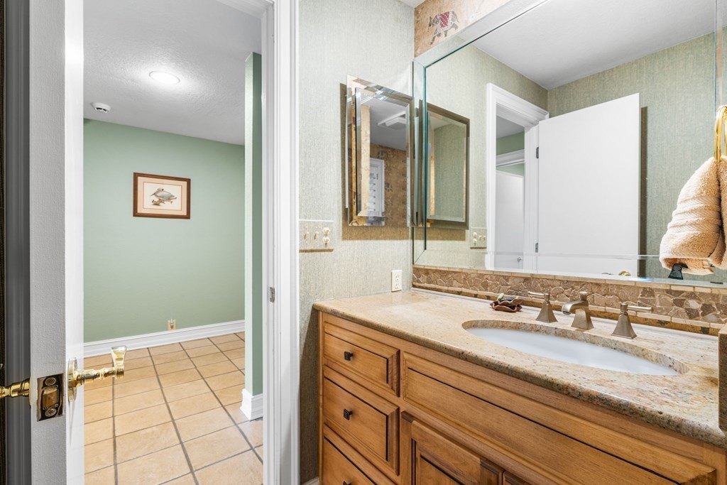 Hiawassee, Georgia, 30546, United States, 3 Bedrooms Bedrooms, ,4 BathroomsBathrooms,Residential,For Sale,1978454