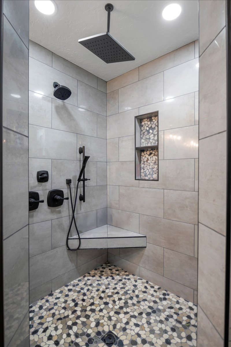 Carthage, Texas, 75633, United States, 5 Bedrooms Bedrooms, ,4 BathroomsBathrooms,Residential,For Sale,1804016
