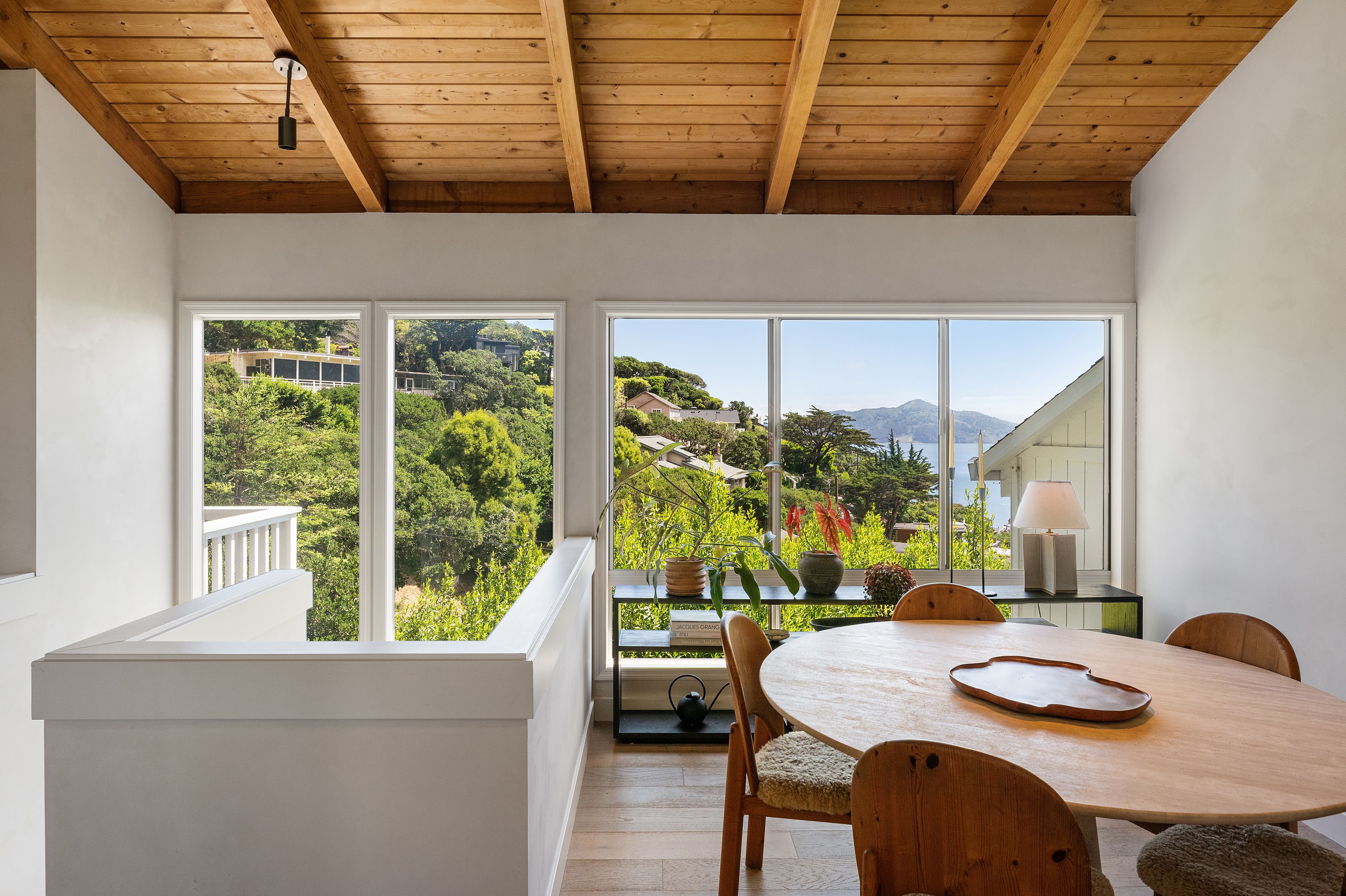  Quality, Design and Comfort Converge Bay Views too… - 物件實景